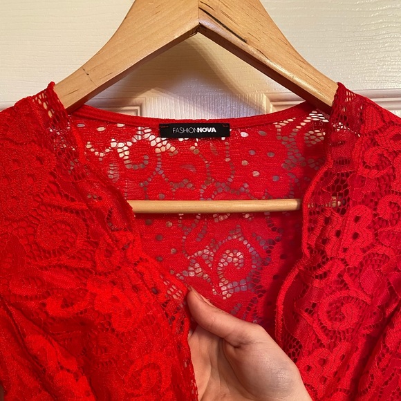 Plugging neck lace romper - Picture 2 of 3